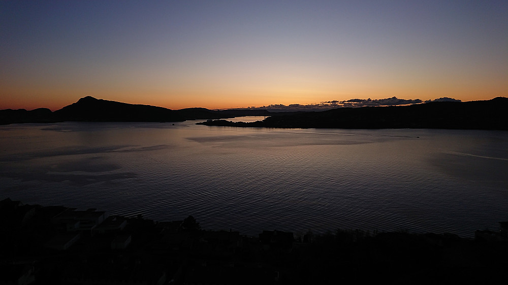 Towards Lyderhorn and Askøybroen from Hellen festning