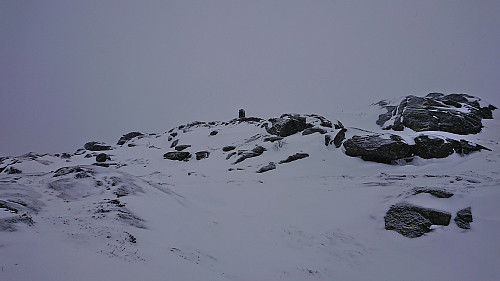 Approaching the cairn at Fagerlifjellet
