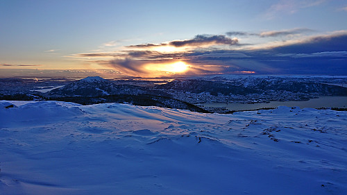 The setting sun from Rundemanen Vest
