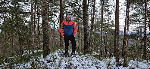 Endre at the highest point at Brunane
