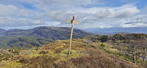 The summit of Aksla with Gravdalsfjellet in the background