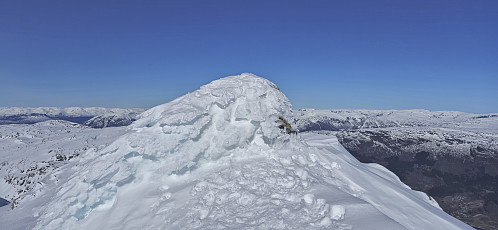 The summit cairn at Solnuten