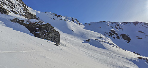 The final steep descent to Tostølsvatnet