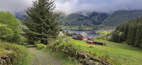 Descending to Kalihaugen