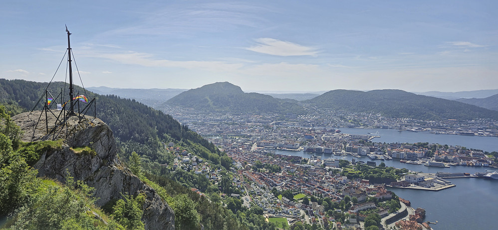 Sandvikspilen with Løvstakken and Damsgårdsfjellet in the background