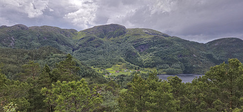 Kvamsdalen and Vardefjellet from Merkesholten