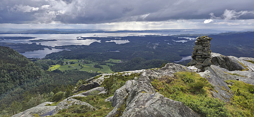 The summit cairn at Snaufjellet