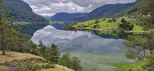 Barsnesfjorden with Stedjeåsen in the background