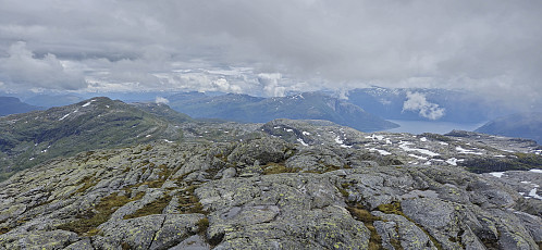 Grim, Midtfjell, Ingebjørgfjellet, Oksen and Utnefjorden from Karaldenuten