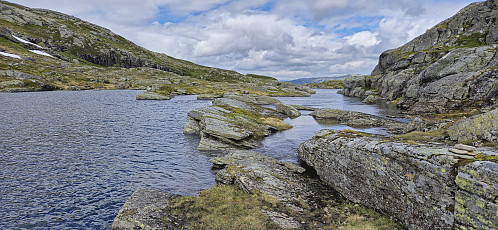 Natural bridge at Nedre Steinsetavatnet