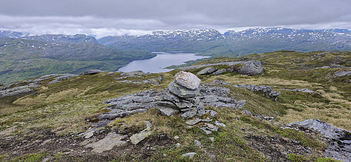 Hamlagrøvatnet from south of the summit