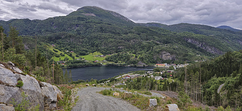 Approaching Evanger with Styveshorgi in the background