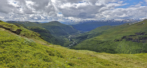 Myrkdalen Fjellandsby from the ascent to Bjørndalskamben