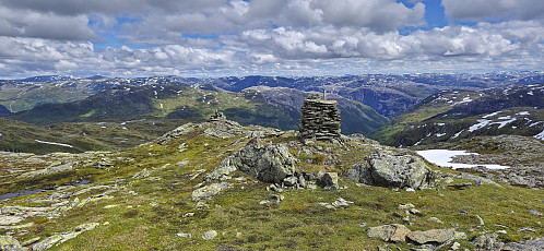Larger cairn south of the summit at Sollifjellet