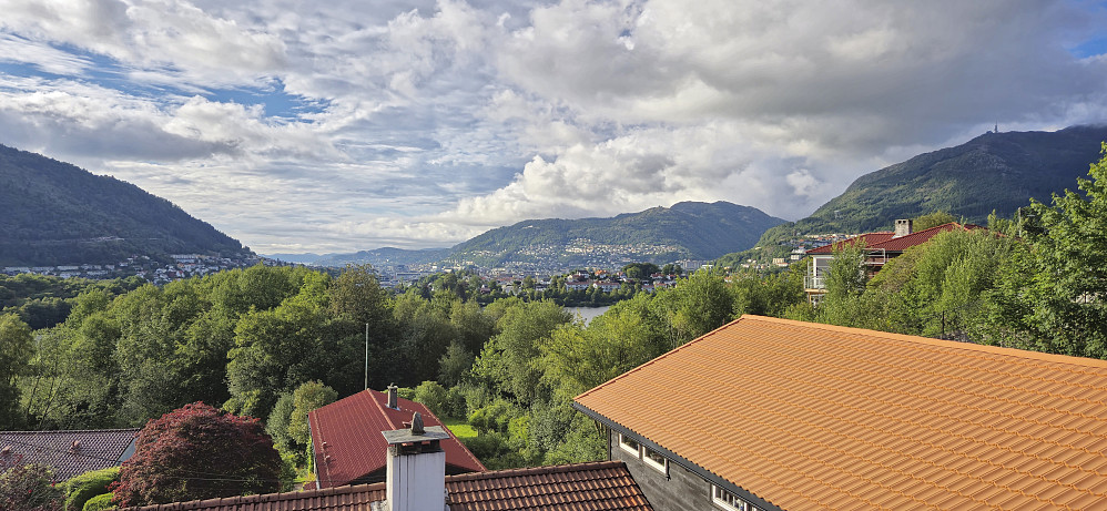 Towards the Bergen city center from Vilhelm Bjerknes' vei with Fløyen at the center and Ulriken to the right