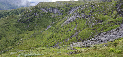 Descending towards Jobotnen