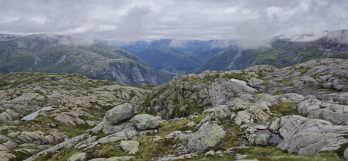 Straume and Nåmdalsfjellet from the ascent to Høgafjellet with Gråside to the left