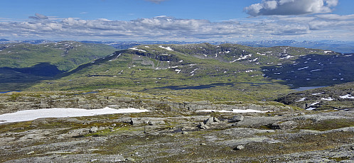 Finnbufjellet/Finnbunuten from Skabotsvarden with Hardangerjøkulen in the background
