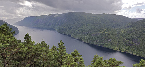 South along Veafjorden from a vantage point south of Smørstakken