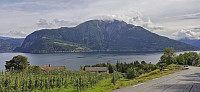 Oksen from the start of the hike