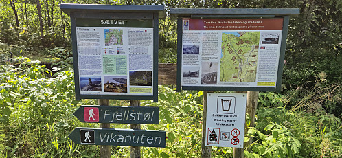 Signs at Sætveit parkering