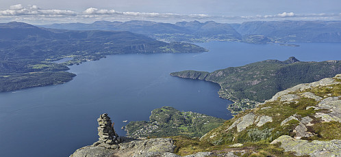 Descending towards Jondal