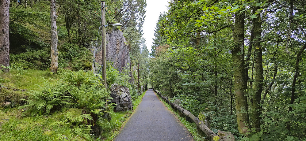 Descending from Hellen festning