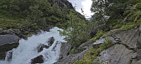 The trail along Kvitnelvi