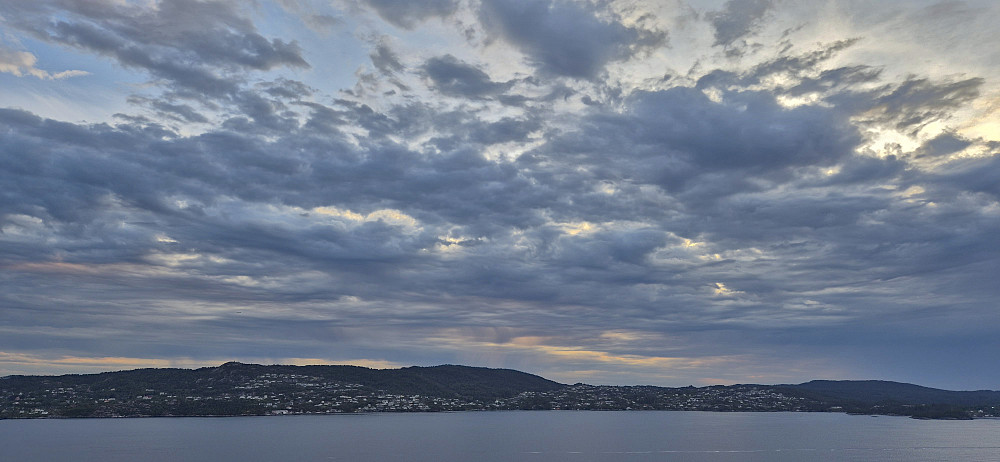 The sky above Askøy at the start of the hike
