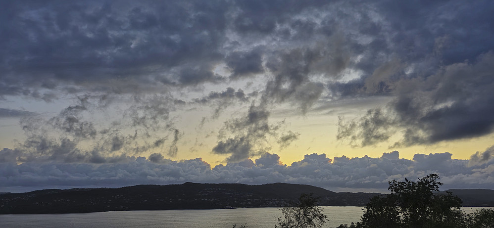 Sunset above Askøy from Hellen festning