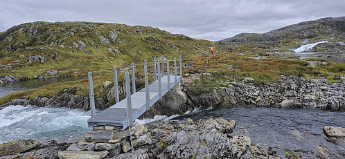 The first of two bridges west of Skjerjavatnet