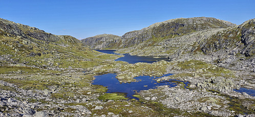 Looking back at Lonevågen with Belaskarhorgi in the background