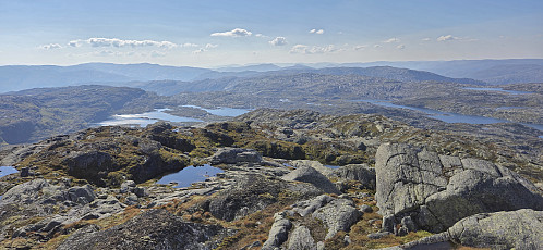 South/southwest from Skjerjavasshovden