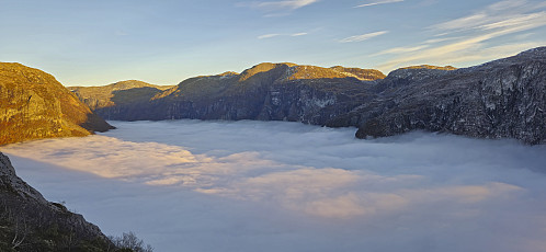 Nærøydalen from Hyllandsskaret
