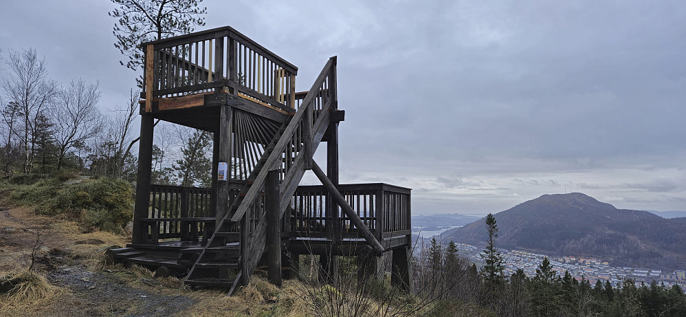 Granbakketårnet with Løvstakken in the background