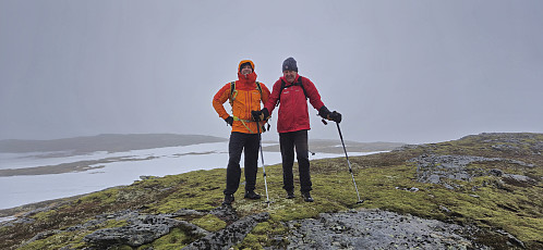 Endre and Petter at the summit of Morkafjellet