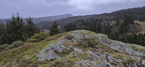 The slightly lower southeastern summit at Eikåsen