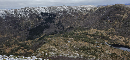 Looking back at our descent from Gulbrekkefjellet from the ascent to Hisbotsnuken
