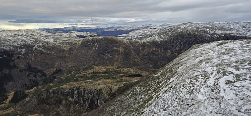 Looking back at Holmane from Hisbotsnuken with Brossviksåta in the background