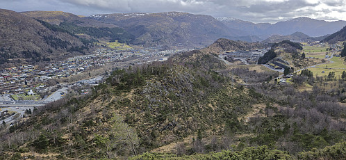 Looking down at Vårheia from Mjeldheimssåta with the train station in Arna to the left