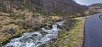 Approaching the stone bridge