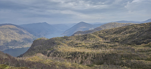 Bruviknipa, Hananipa and Trengereidhotten