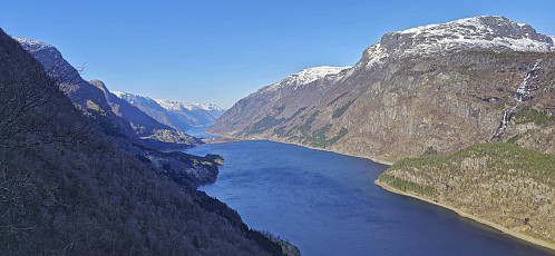 Odda and Sandvinvatnet from the descent