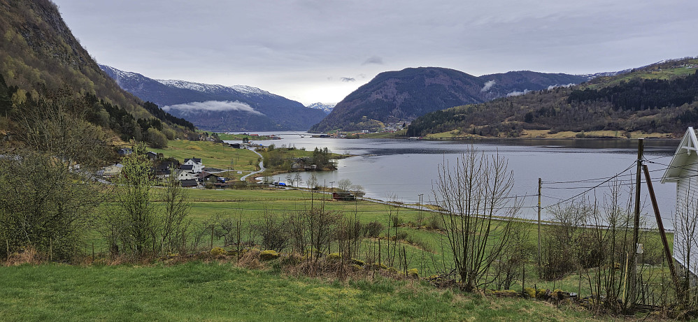 Towards Fjøra, i.e. the center of Sogndal, from the start of the hike