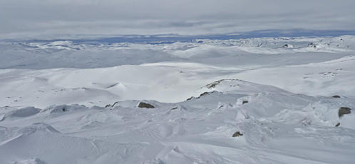 Looking down at Klemsbu from near the summit of Flakavassnutane