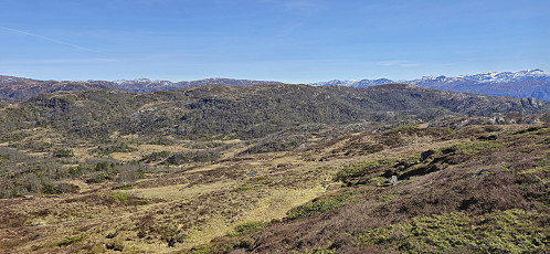 Looking back at Hillesdalsfjell from the ascent to Sundsfjell