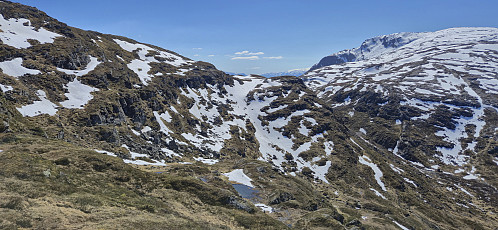 The area where I lost the trail and headed east (left)