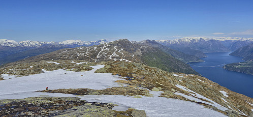Looking back at Ingebjørgfjellet and Midtfjell