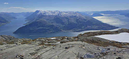 Utne from the summit