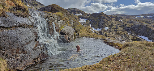 Endre taking a dip during the descent